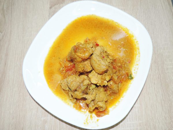 Chicken Curry / 100 g.